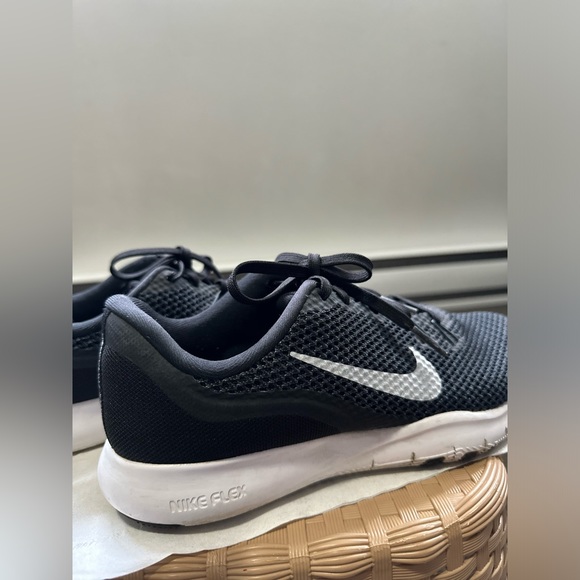 Nike Running/Training shoes - Picture 4 of 6